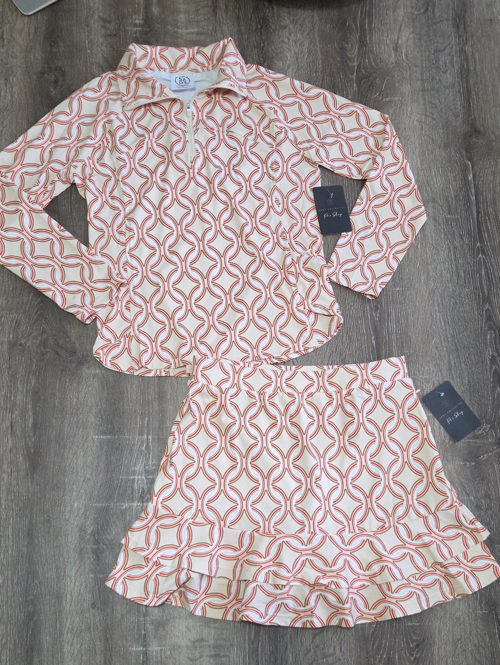 New! SAGE Collective Pro Shop GeoPrint Long Sleeve Top & Matching Ruffle Skort - Picture 2 of 11
